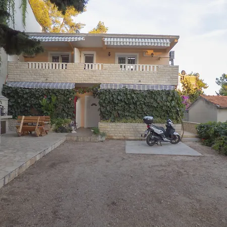 Plaza איוואן דולץ