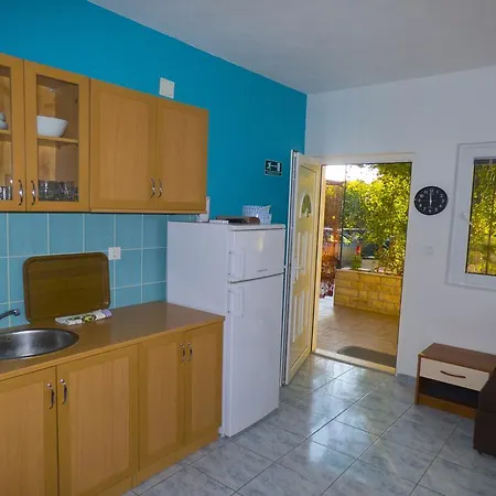 Plaza * איוואן דולץ